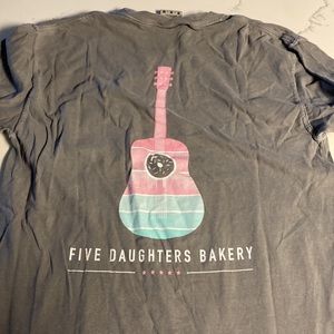 Comfort Colors Five Daughters Bakery Pocket Tee - Nashville, TN